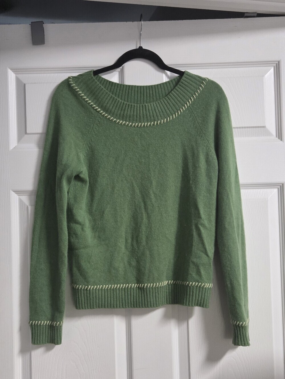 Neiman Marcus Women's Vintage Kelly Green Blanket Stitch Cashmere Sweater Size M